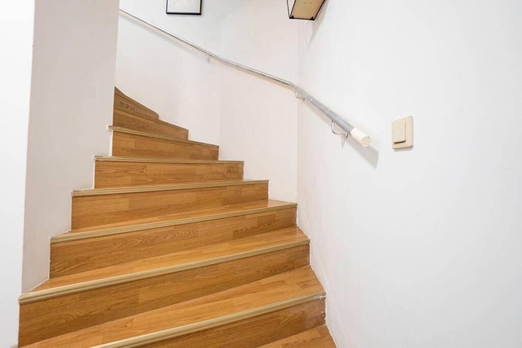 Stylish 2 Floor Penthouse • 15 Min To City Center Wien Exterior foto